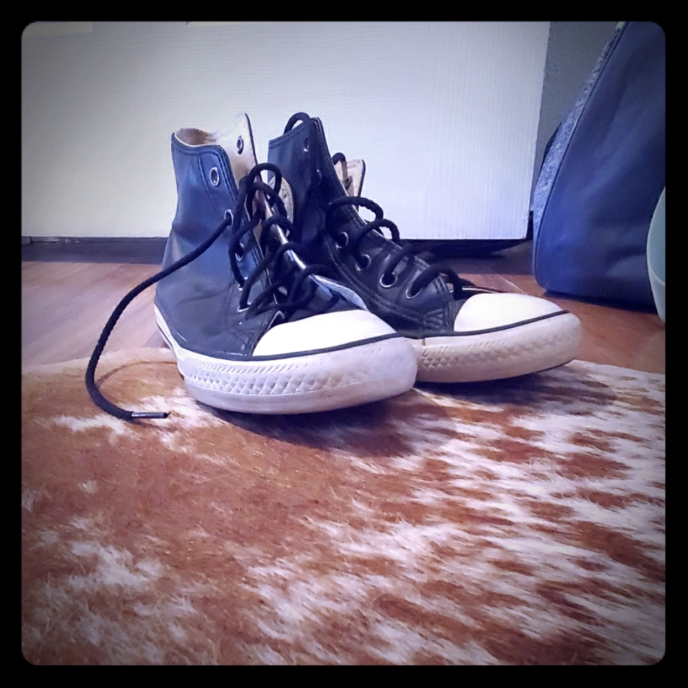 Black leather converse